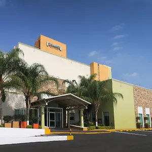 Staybridge Queretaro By Ihg Hotel
